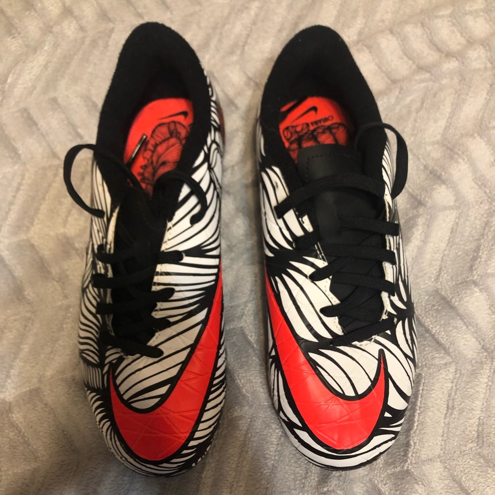Soccer cleats